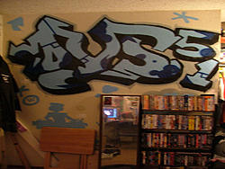 any graffiti artists?-dscf0350r.jpg