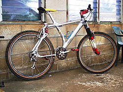 Any HIIC peeps  does Mountain biking?-dsc01155.jpg