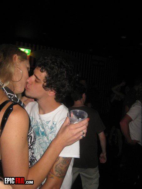 Name:  nye-hookup-fail1.jpg
Views: 9
Size:  33.7 KB