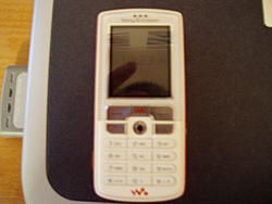 FS: Sony Ericsson W800i unlocked cell phone-p1010006.jpg