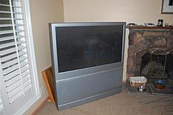 any interest in a 5 year old rear projection tv?-dsc_0535.jpg